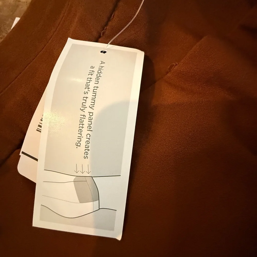 NWT. Christopher & Banks. Straight Shaped Fit Mid Rise Pant. Brown. Size 14.